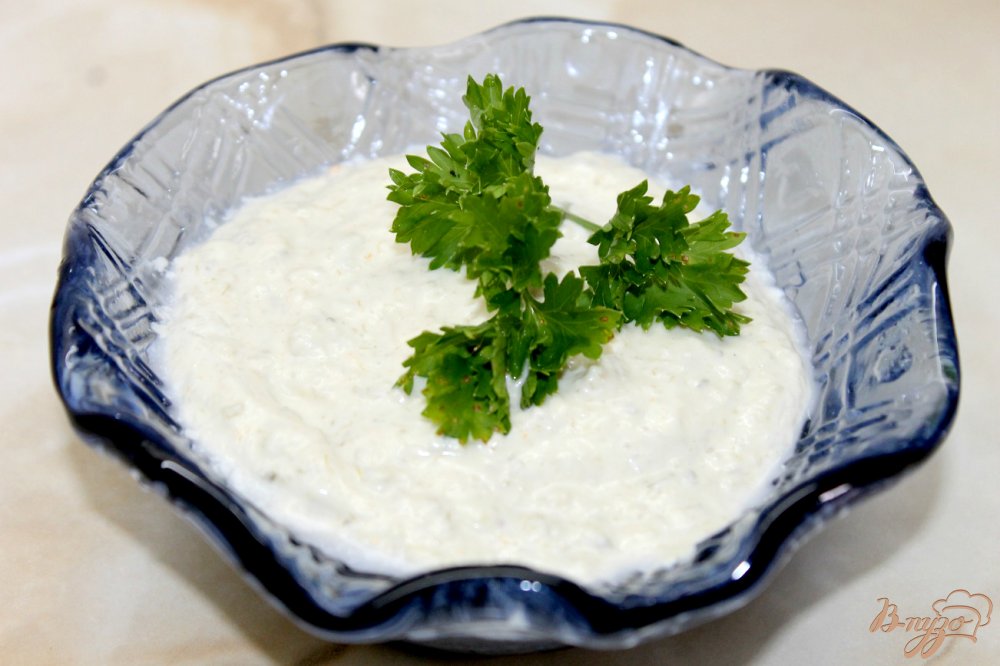 Белый соус с каперсами, оливками и чили Белый соус с каперсами, оливками и чили