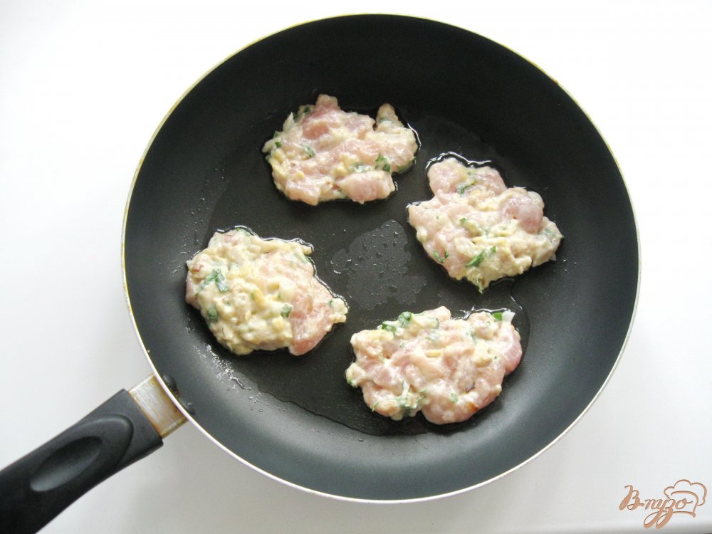 Рубленые куриные котлеты с сыром Рубленые куриные котлеты с сыром