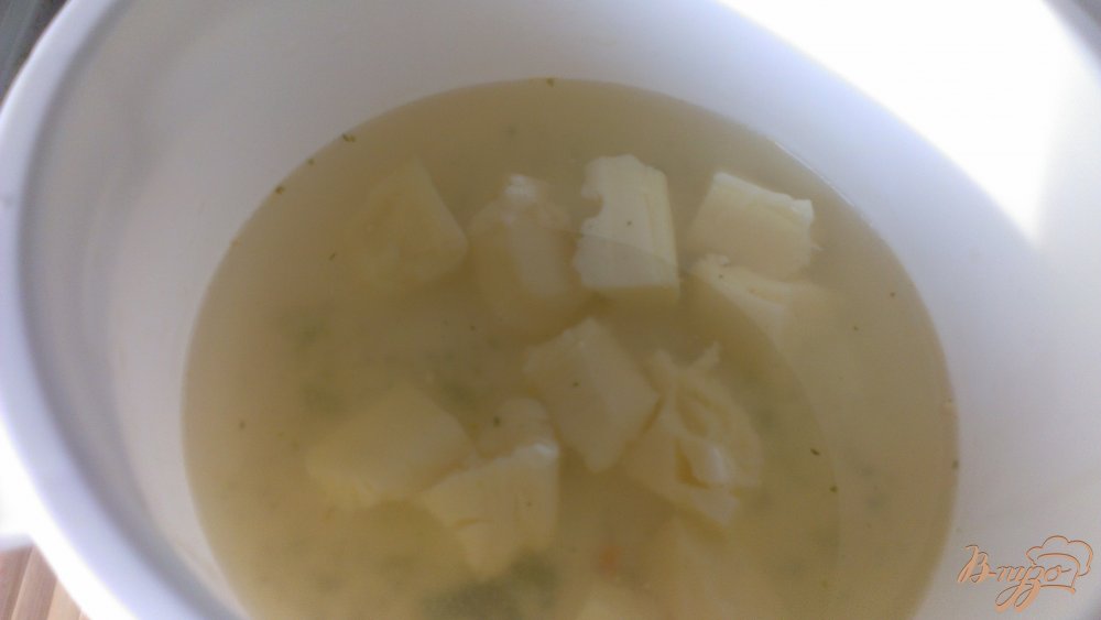 Сырный суп с колбасой Сырный суп с колбасой