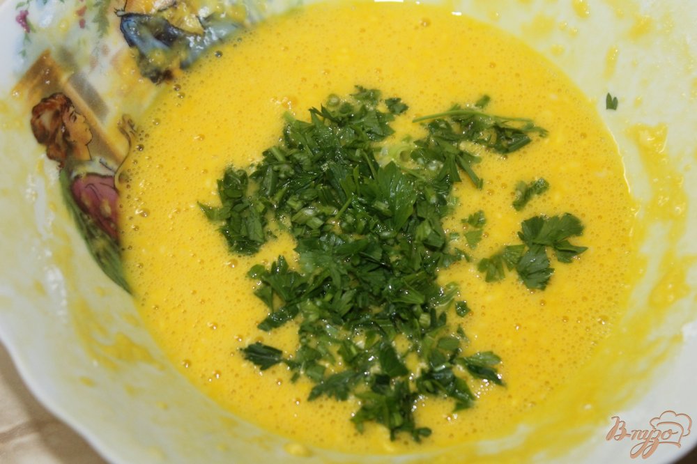 Куриная отбивная с отварной кукурузой и помидорами Куриная отбивная с отварной кукурузой и помидорами