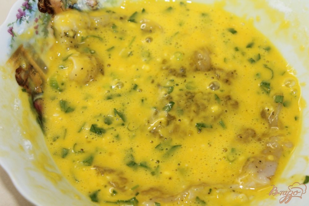 Куриная отбивная с отварной кукурузой и помидорами Куриная отбивная с отварной кукурузой и помидорами