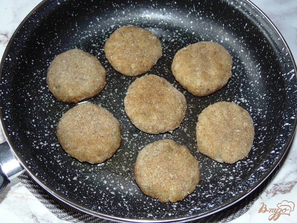 Куриные котлеты с булгуром и салом Куриные котлеты с булгуром и салом