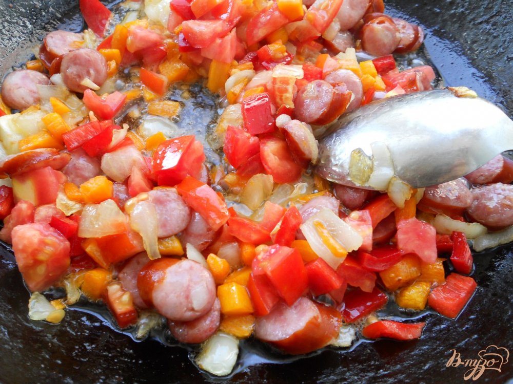 Суп с рисом, овощами и охотничьими колбасками Суп с рисом, овощами и охотничьими колбасками