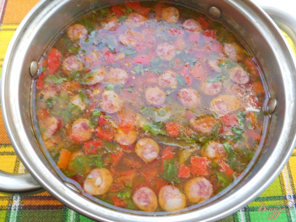 Суп с рисом, овощами и охотничьими колбасками Суп с рисом, овощами и охотничьими колбасками