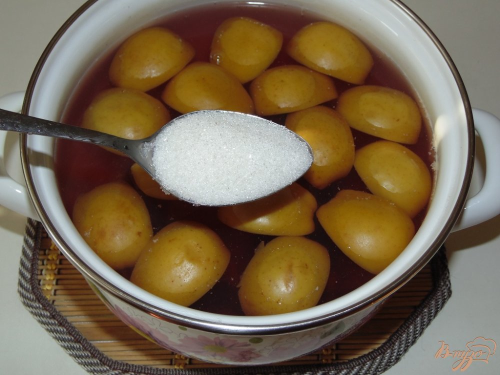 Компот из алычи, яблок и терна Компот из алычи, яблок и терна