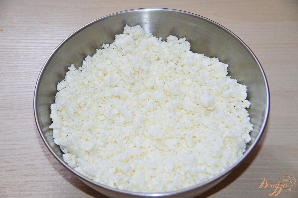 Творожные сырники с манкой и изюмом Творожные сырники с манкой и изюмом