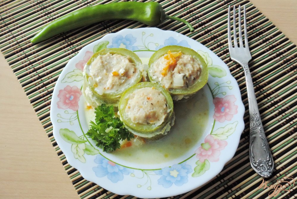 Кабачки, фаршированные курицей Кабачки, фаршированные курицей