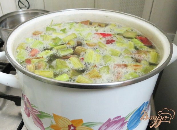 Компот из ревеня и вишни Компот из ревеня и вишни