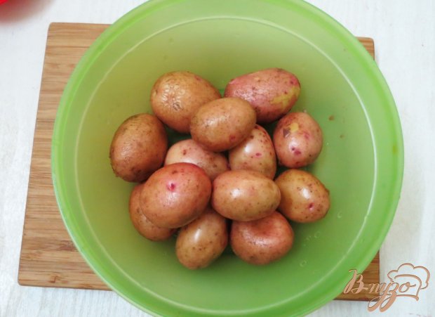 Молодой картофель запеченный Молодой картофель запеченный