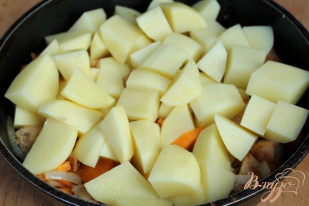 Куриная грудка с картофелем и капустой Куриная грудка с картофелем и капустой