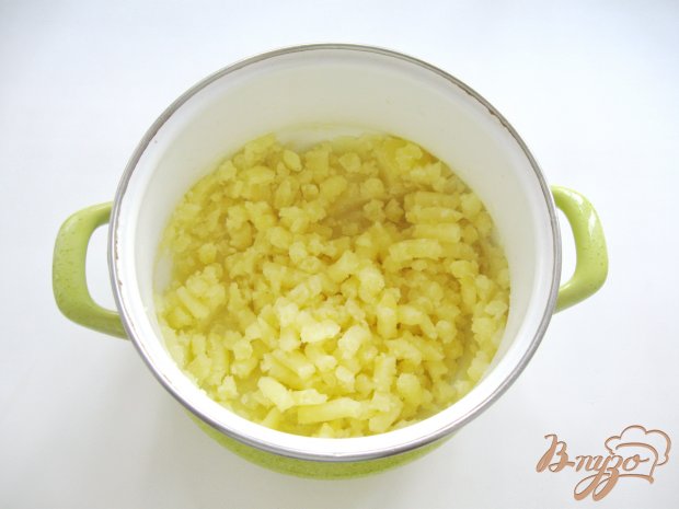 Жареные пирожки с картофелем и луком Жареные пирожки с картофелем и луком