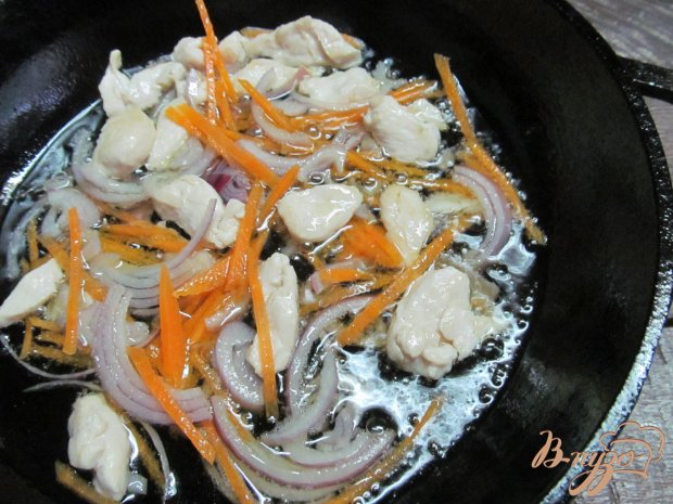 Овощной салат с курицей по-корейски Овощной салат с курицей по-корейски