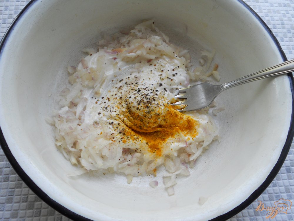 Куриное филе со сметано-луковым соусом и сыром на пару Куриное филе со сметано-луковым соусом и сыром на пару