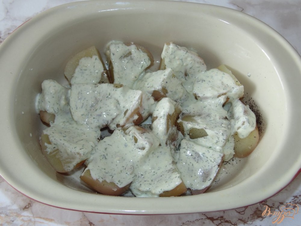 Картофель запеченный под сметаной с оливками и сыром Картофель запеченный под сметаной с оливками и сыром