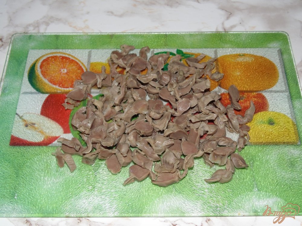 Овощной салат с куриными желудочками Овощной салат с куриными желудочками