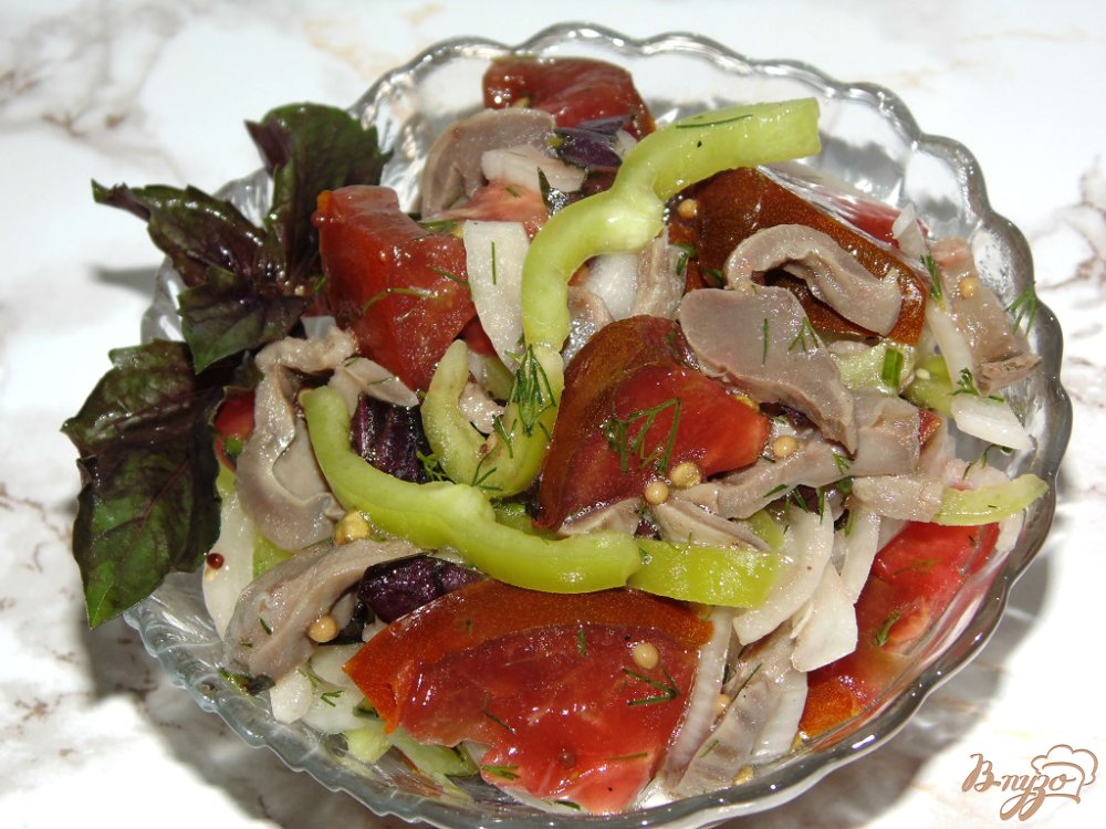 Овощной салат с куриными желудочками Овощной салат с куриными желудочками