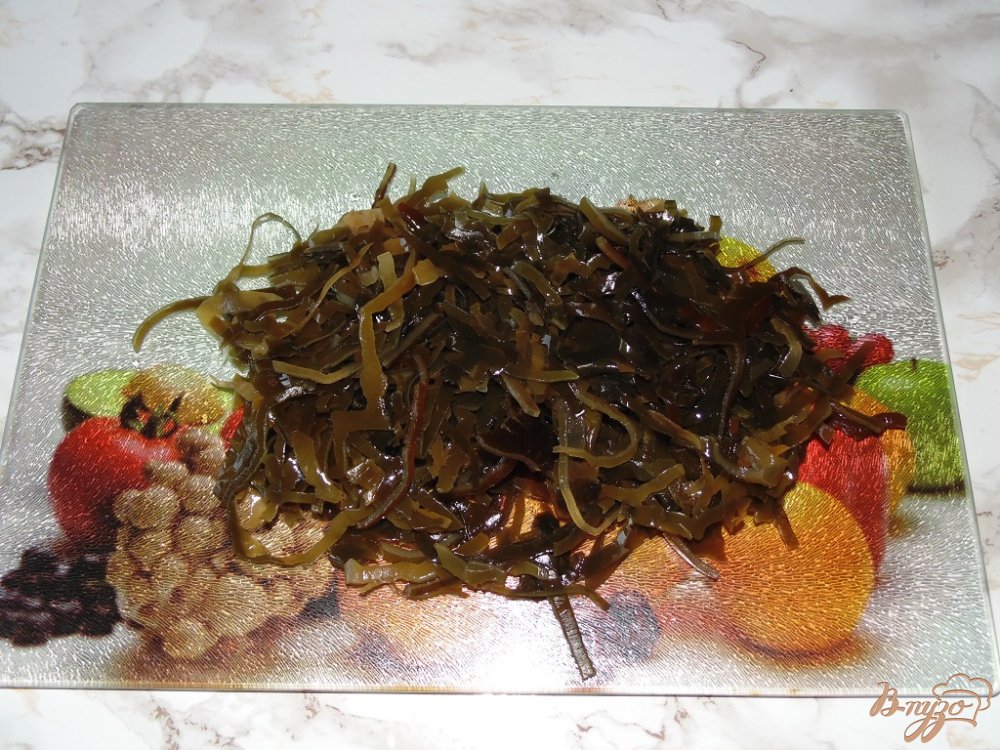 Салат из маринованной морской капусты с зелеными оливками Салат из маринованной морской капусты с зелеными оливками