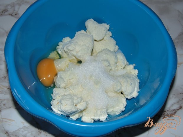 Сырники с персиками Сырники с персиками