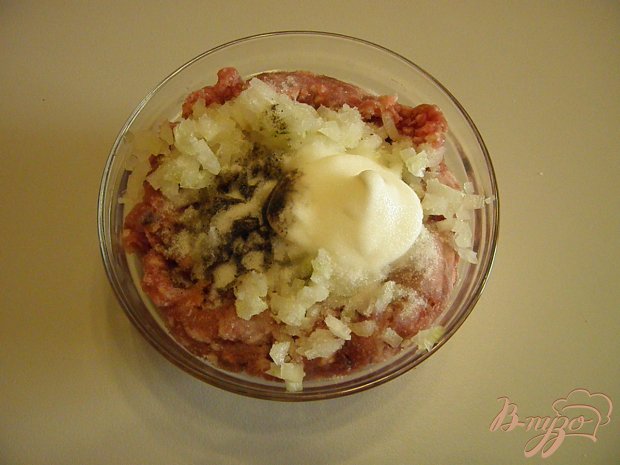 Закусочные бублики с фаршем и сыром Закусочные бублики с фаршем и сыром