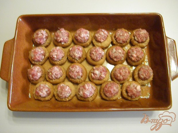 Закусочные бублики с фаршем и сыром Закусочные бублики с фаршем и сыром