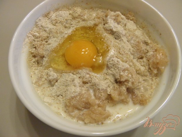 Котлеты куриные с овсянкой и молоком Котлеты куриные с овсянкой и молоком