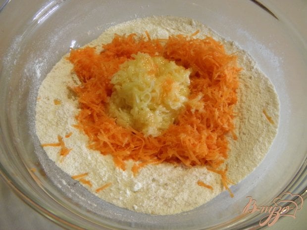 Коврижка с морковкой и яблоком постная Коврижка с морковкой и яблоком постная