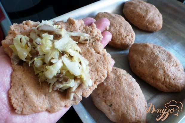 Зразы из кеты с начинкой из грибов и капусты Зразы из кеты с начинкой из грибов и капусты
