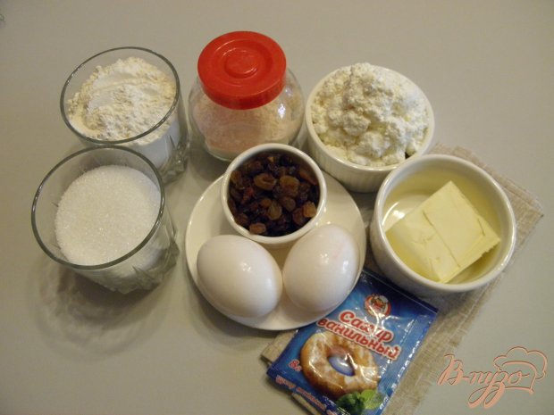 Кексы с изюмом и творогом Кексы с изюмом и творогом