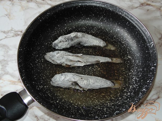 Жареные бычки с овощами Жареные бычки с овощами