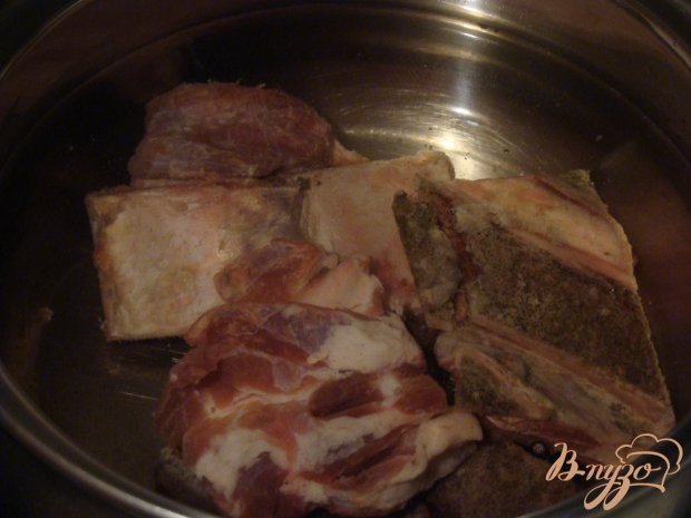 Густой гороховый суп с мясными косточками Густой гороховый суп с мясными косточками