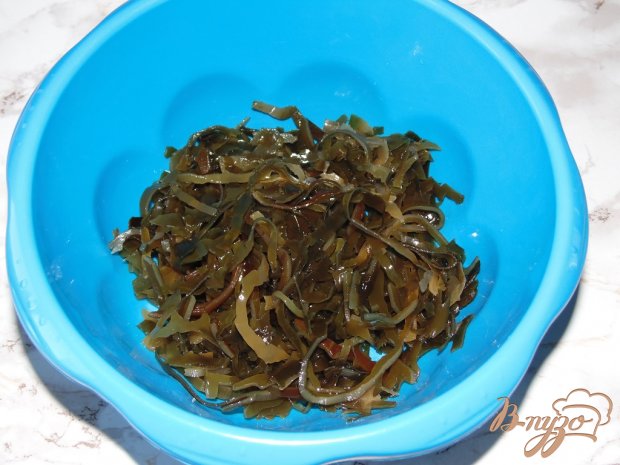 Салат из маринованной морской капусты с морковью и нутом Салат из маринованной морской капусты с морковью и нутом