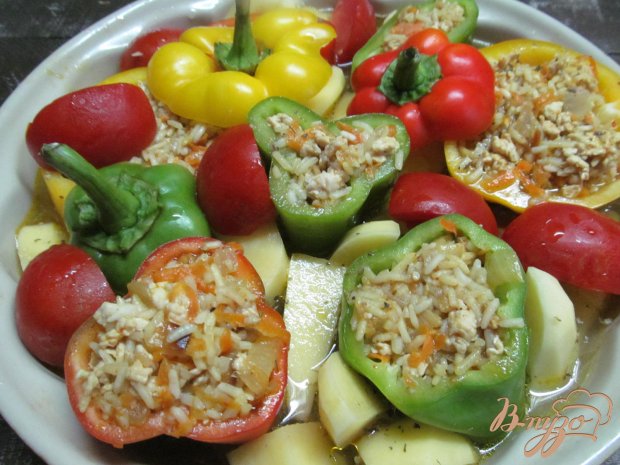 Фаршированные перцы запеченные с овощами Фаршированные перцы запеченные с овощами