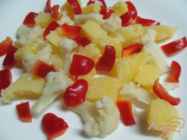 Теплый салат из картофеля и цветной капусты Теплый салат из картофеля и цветной капусты