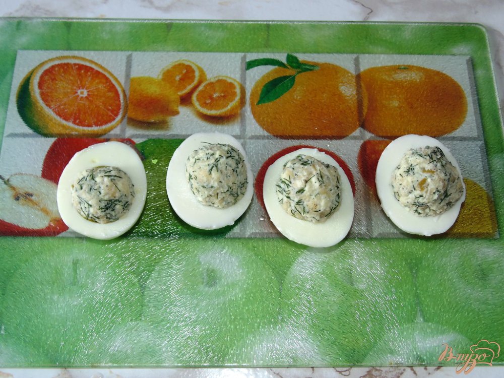 Яйца фаршированные зелеными оливками с сыром Яйца фаршированные зелеными оливками с сыром