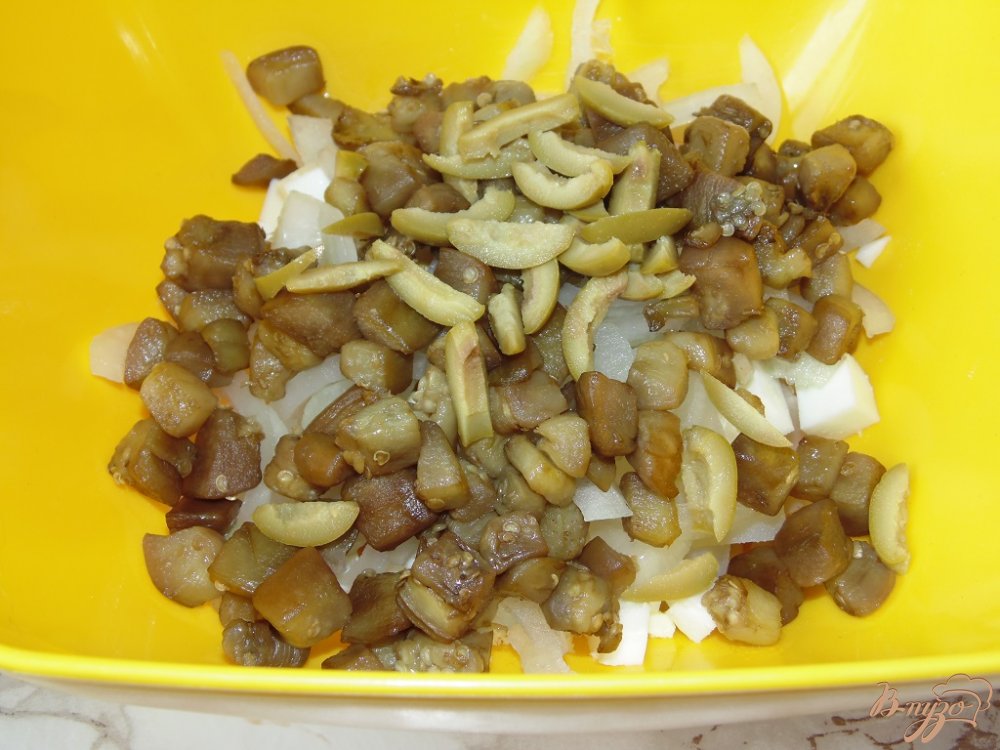 Картофельный салат с баклажаном и зелеными оливками Картофельный салат с баклажаном и зелеными оливками