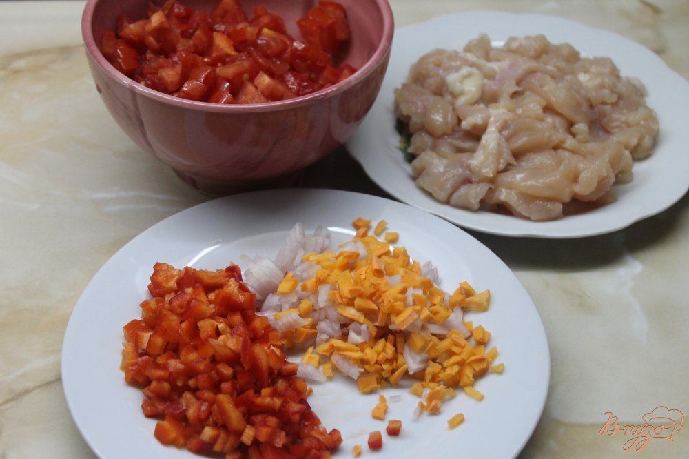 Домашняя лазанья с куриным мясом и помидорами Домашняя лазанья с куриным мясом и помидорами