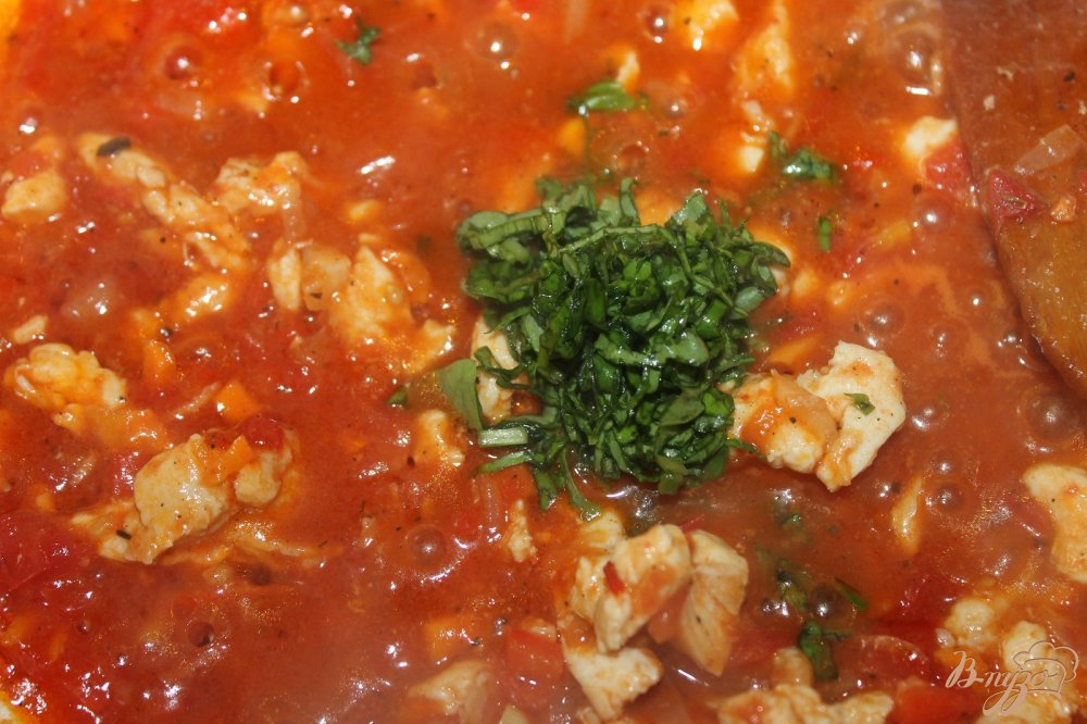 Домашняя лазанья с куриным мясом и помидорами Домашняя лазанья с куриным мясом и помидорами
