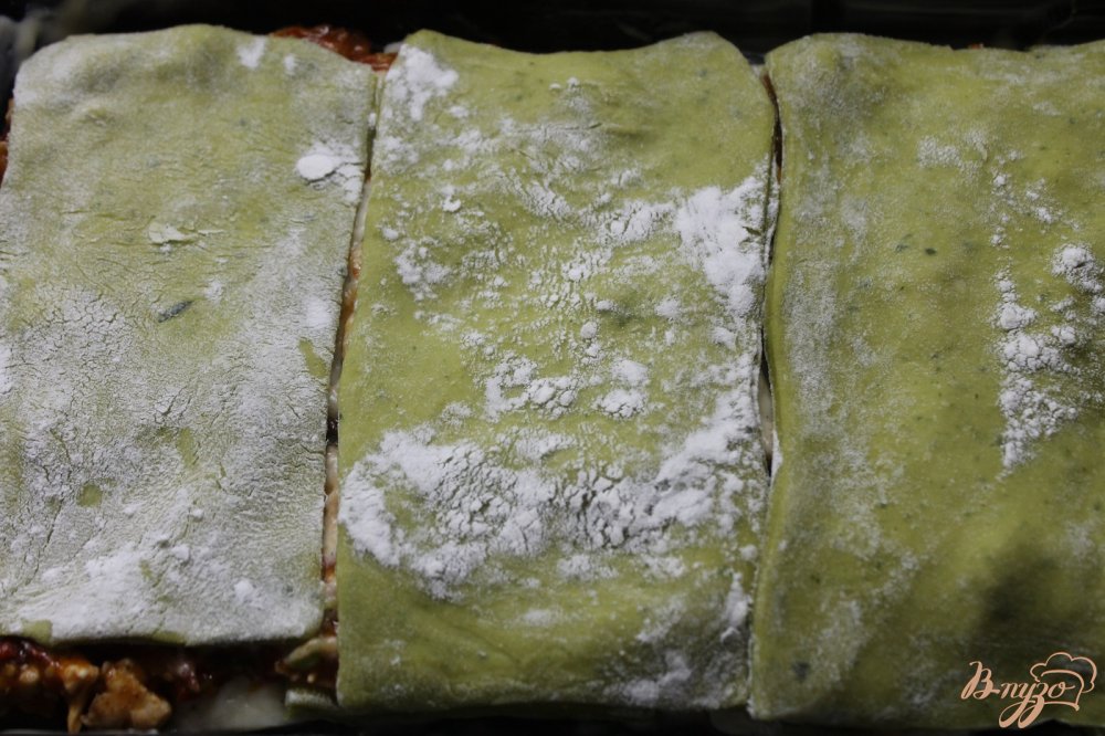 Домашняя лазанья с куриным мясом и помидорами Домашняя лазанья с куриным мясом и помидорами