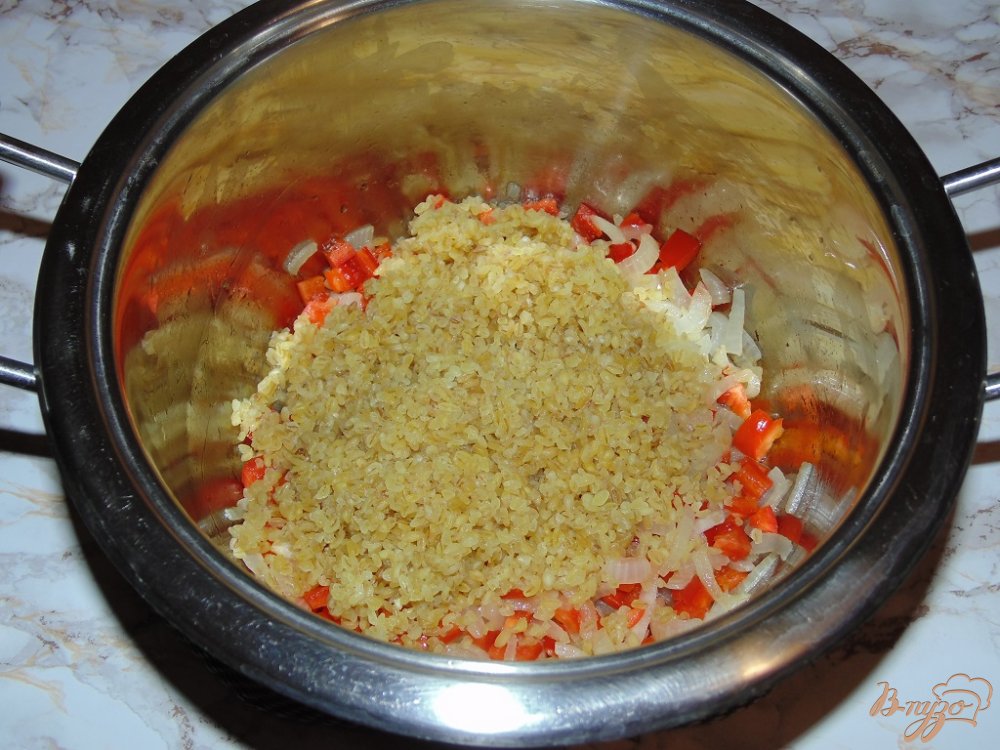 Булгур с луком и сладким перцем Булгур с луком и сладким перцем