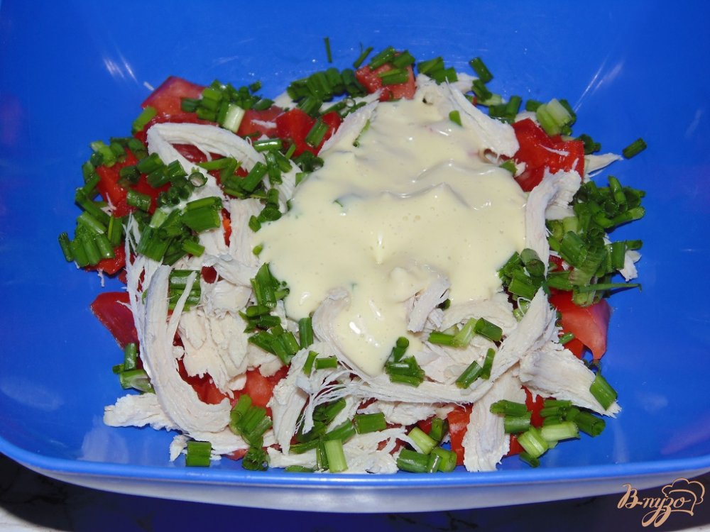 Салат из помидоров с куриным филе Салат из помидоров с куриным филе
