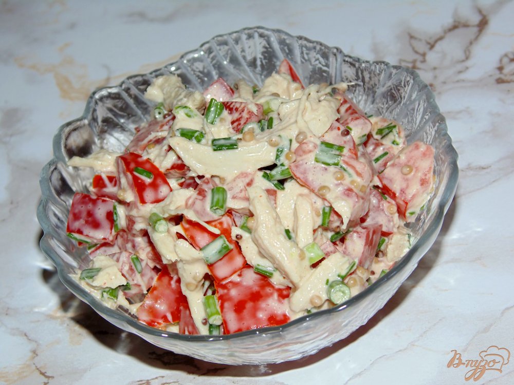 Салат из помидоров с куриным филе Салат из помидоров с куриным филе
