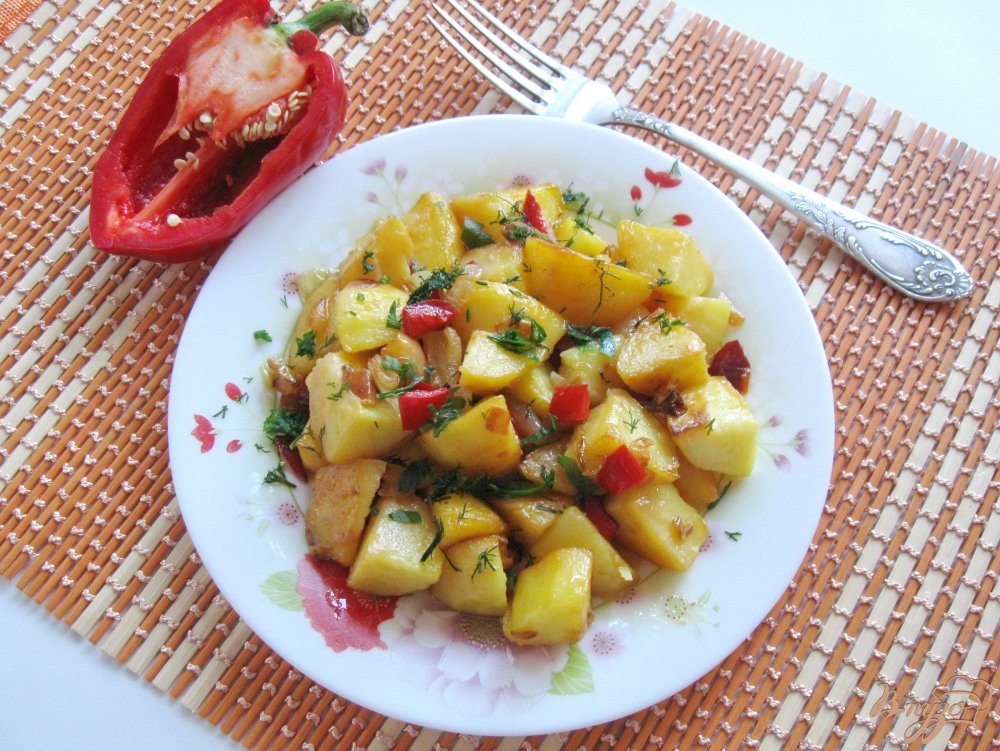 Картофель обжаренный с овощами Картофель обжаренный с овощами