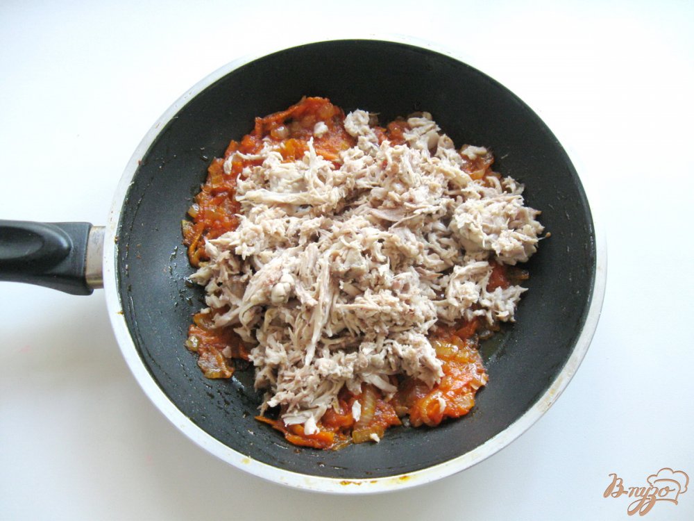 Макароны по - флотски с отварным, куриным мясом, морковкой и томатом Макароны по - флотски с отварным, куриным мясом, морковкой и томатом