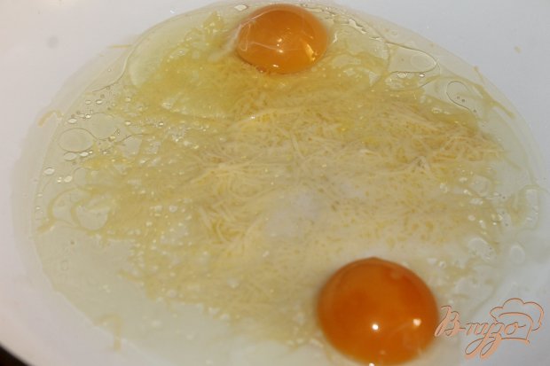Яичница с сыром и овощами Яичница с сыром и овощами