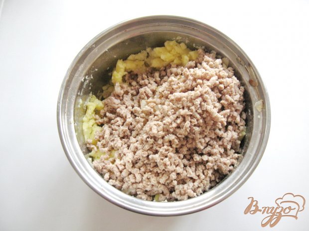 Вареники с отварным мясом и картофелем Вареники с отварным мясом и картофелем