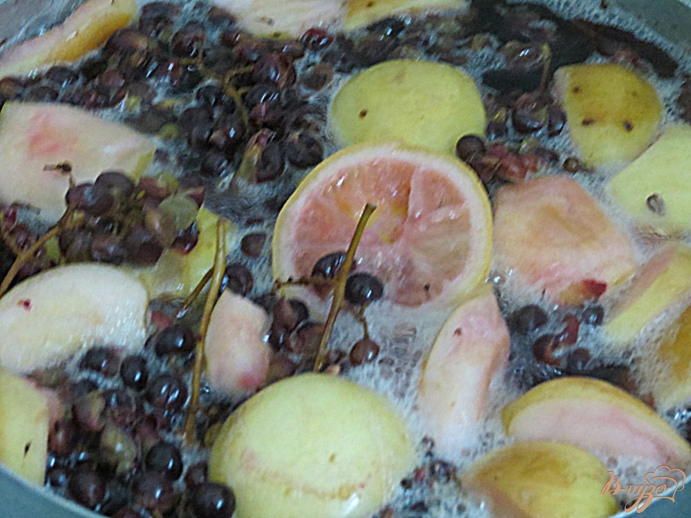 Компот из винограда и яблок Компот из винограда и яблок