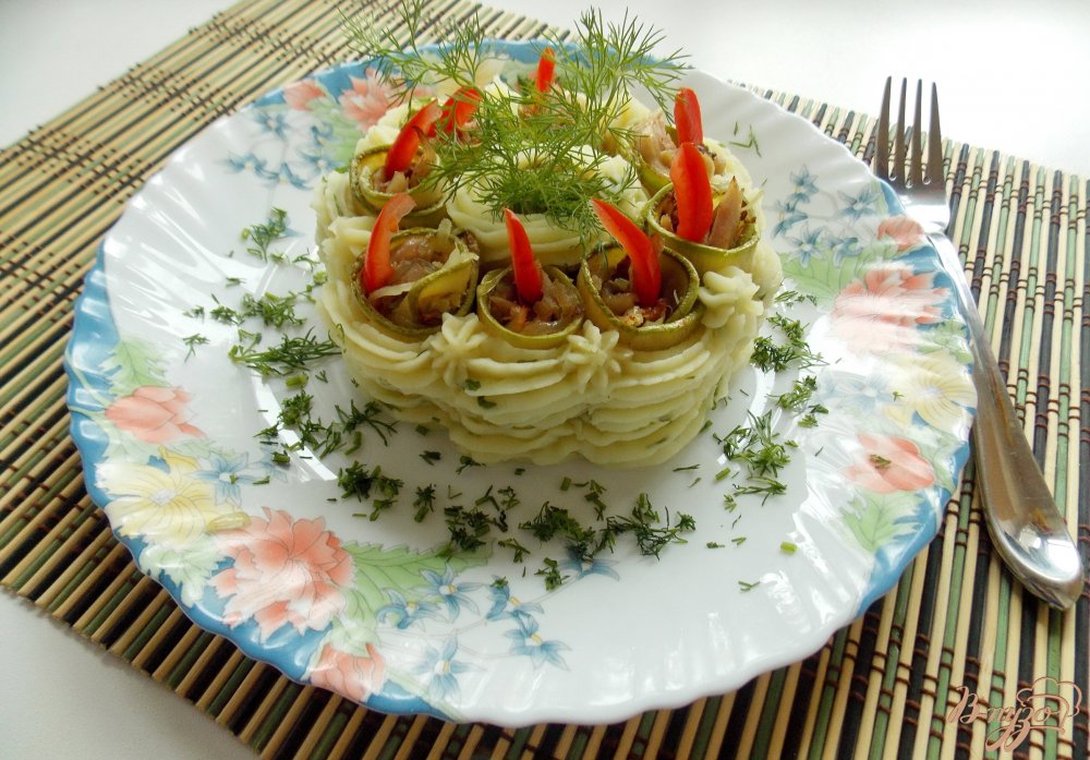 Кабачковые рулетики с курицей картофельным пюре Кабачковые рулетики с курицей картофельным пюре