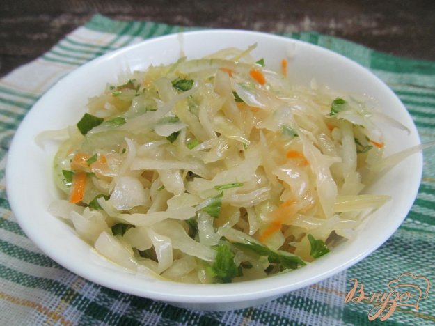 фото рецепта: Квашеная капуста с морковкой