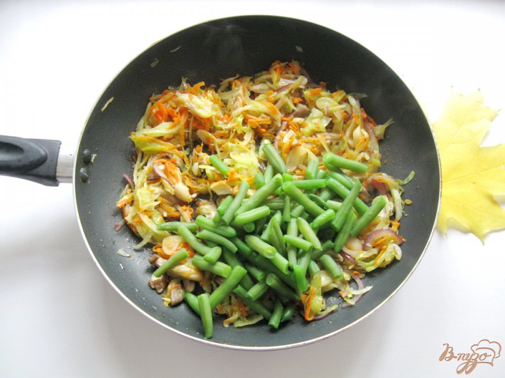 Капуста тушёная с овощами и грибами Капуста тушёная с овощами и грибами