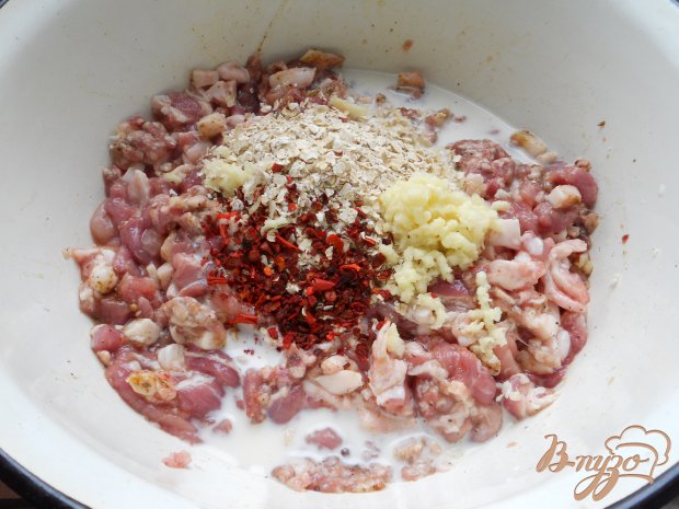 Мясная колбаса с паприкой и овсянкой Мясная колбаса с паприкой и овсянкой